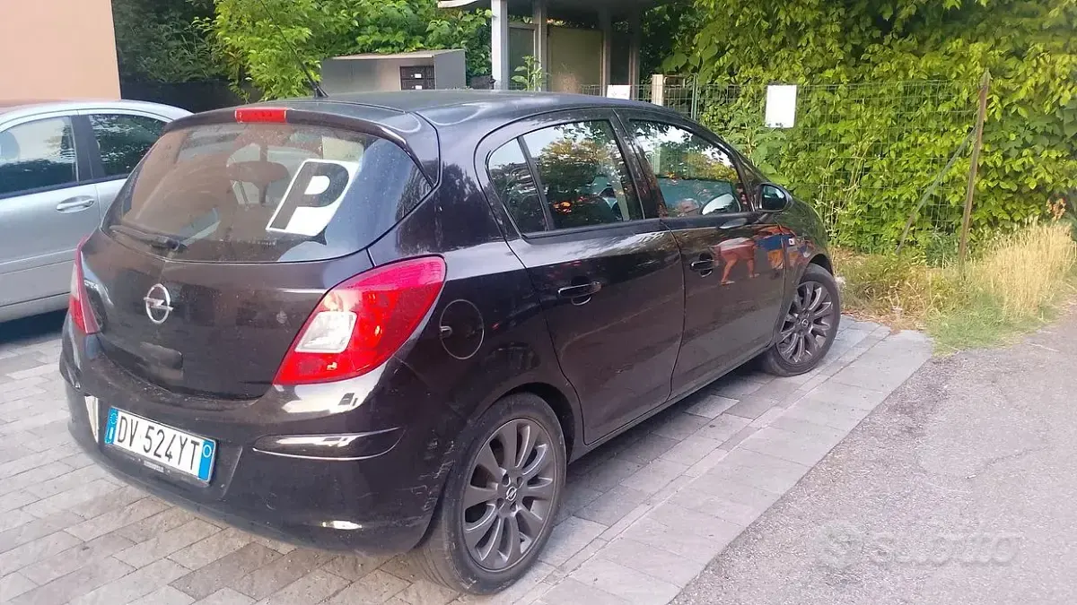 Usata Opel Corsa 80 CV (58 kW) 2009 Nero Utilitaria