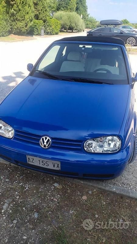 Usata VW Golf Cabriolet 101 CV (74 kW) 1998 Blu Cabrio