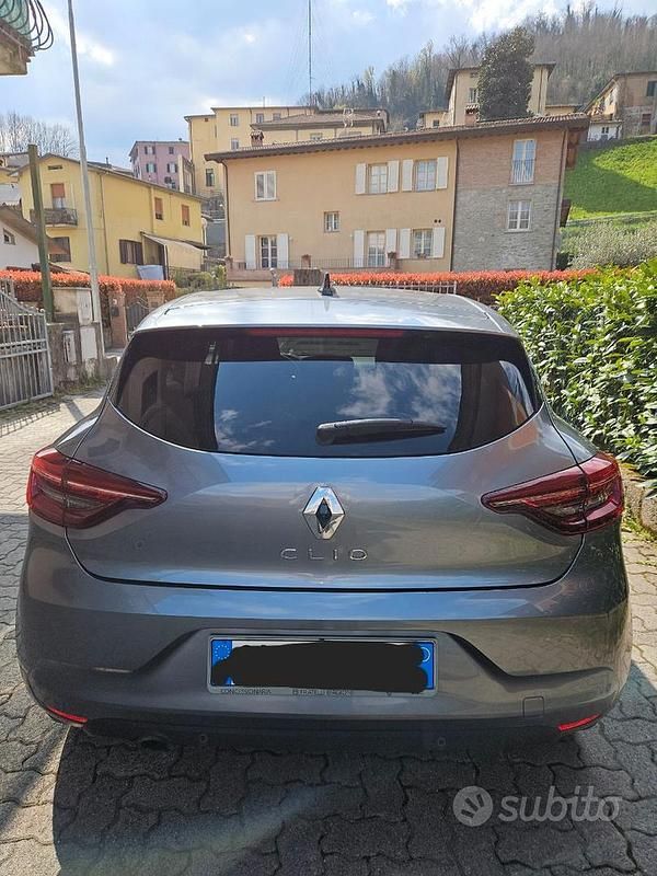Usata Renault Clio V Evolution 101 CV (74 kW) 2023 Grigio Berlina