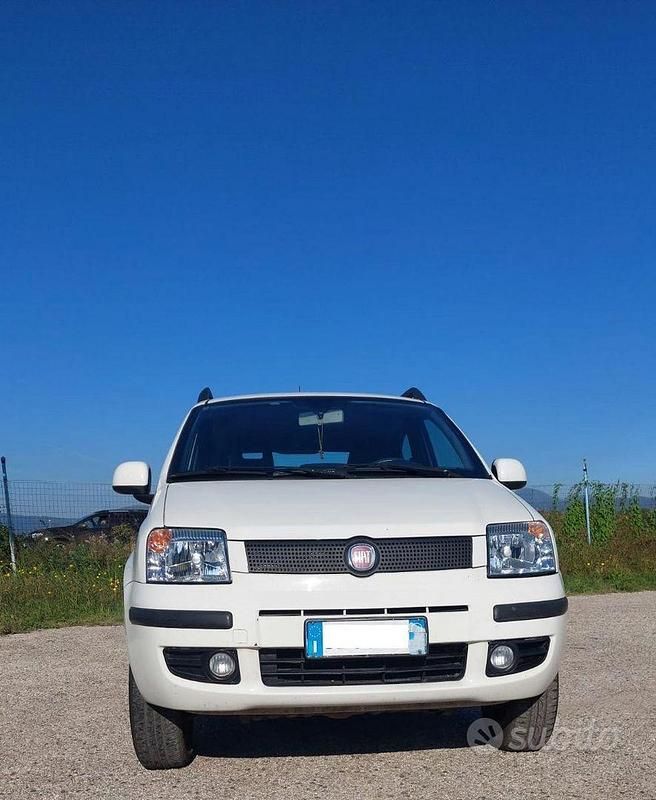 Usata Fiat Panda 4x4 69 CV (50 kW) 2010 Bianco Utilitaria