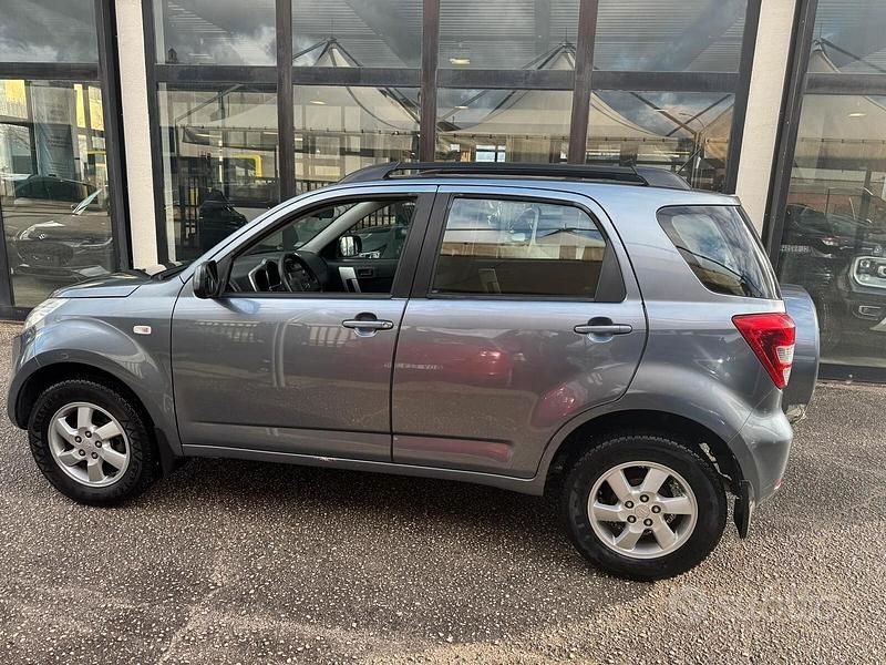 Usata Daihatsu Terios HIRO 86 CV (63 kW) 2009 Grigio SUV