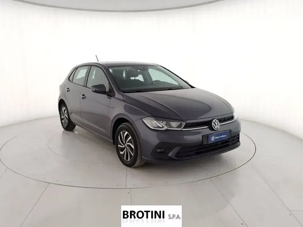 Usata VW Polo Life 95 CV (69 kW) 2025 Grigio metallizzato Utilitaria