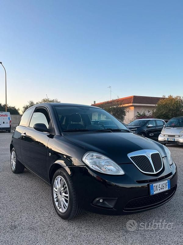 Usata Lancia Ypsilon 74 CV (54 kW) 2009 Nero Utilitaria