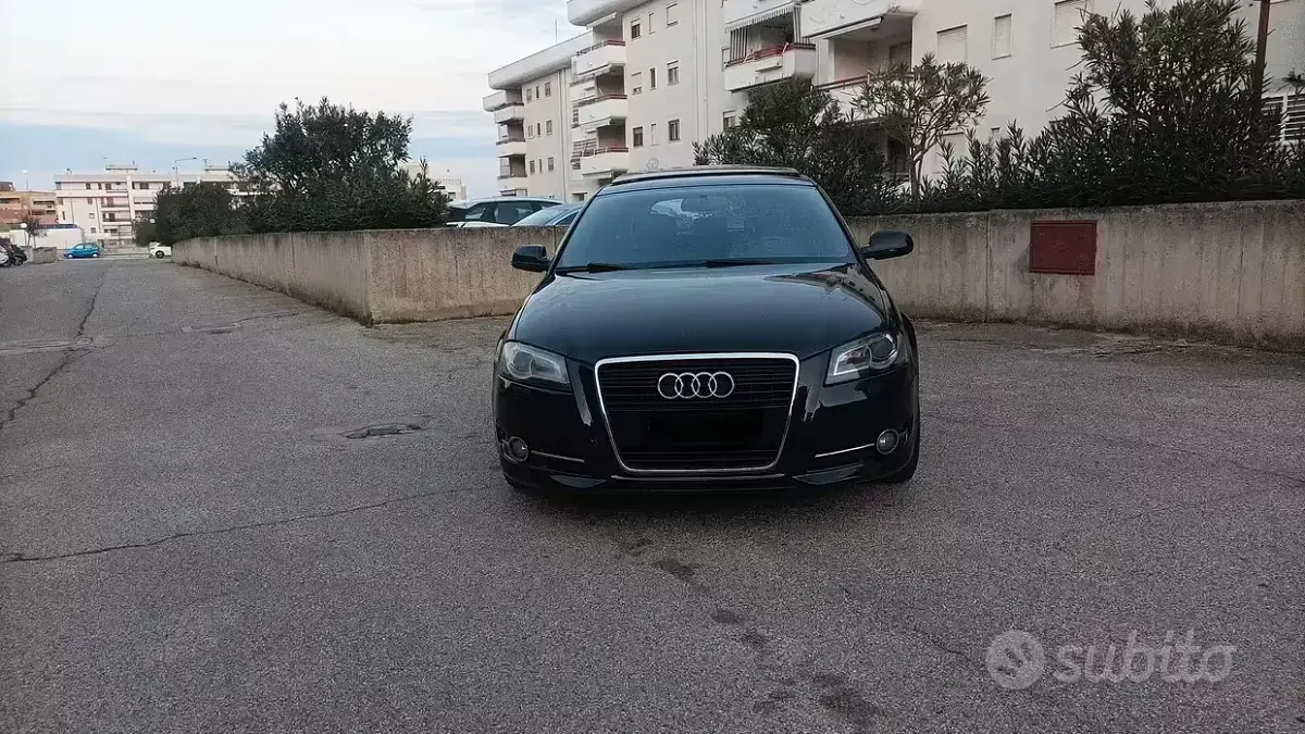 Usata Audi A3 Sportback Young 105 CV (77 kW) 2012 Nero Utilitaria