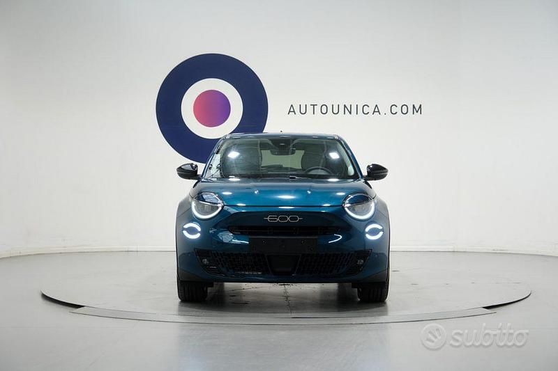Usata Fiat 600 La Prima 101 CV (74 kW) 2025 Blu SUV