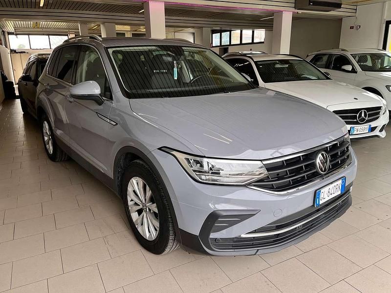 Usata VW Tiguan Life 150 CV (110 kW) 2022 Grigio SUV