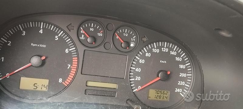 Grigio Usata 2000 Seat Leon Tre volumi | 2000 € - Immagine 1/4