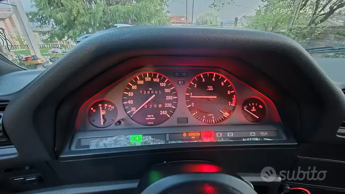 Usata BMW 318 M Sport 136 CV (100 kW) 1991 Blu/azzurro Berlina