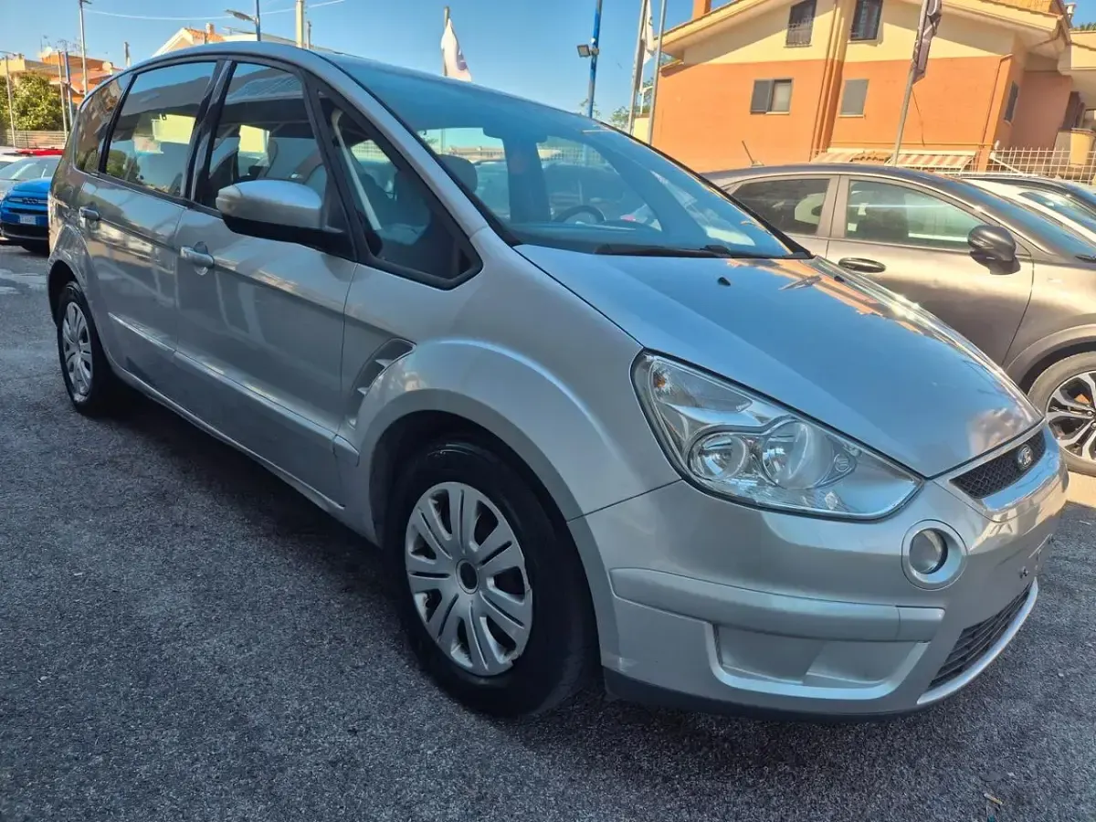 Usata Ford S-MAX Titanium 140 CV (102 kW) 2008 Argento Monovolume