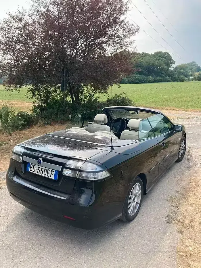 Usata Saab 9-3 150 CV (110 kW) 2010 Nero Cabrio