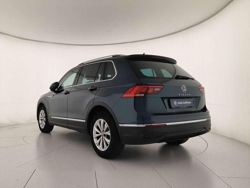 Usata VW Tiguan Life 150 CV (110 kW) 2021 Night shade blue SUV