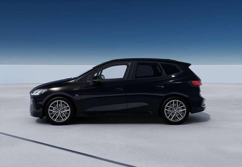 Nuova BMW 220 M Sport 150 CV (110 kW) 2025 Black sapphire Station wagon