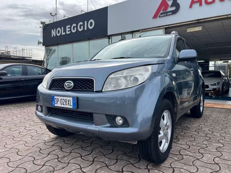 Grigio Usata 2008 Daihatsu Terios SUV | 8500 € (Buon prezzo) - Immagine 1/4