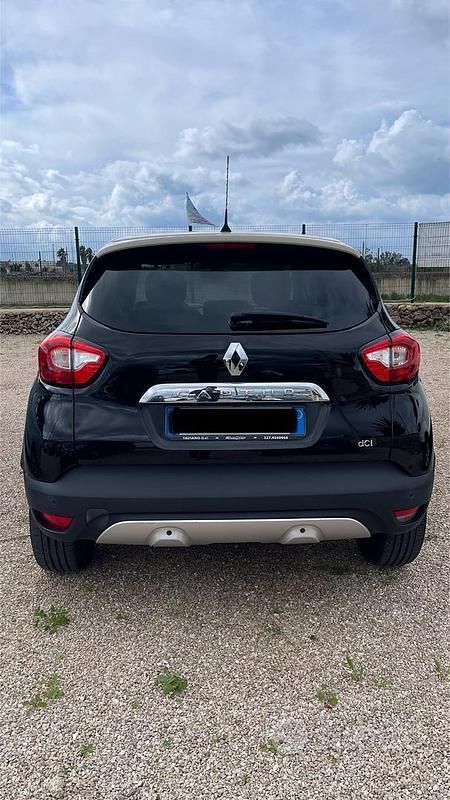 Usata Renault Captur Intens 90 CV (66 kW) 2016 Nero SUV