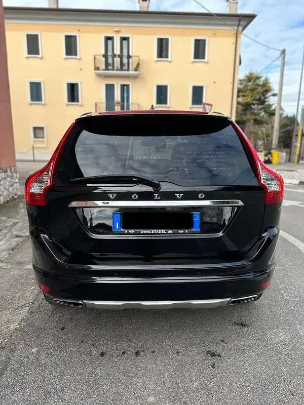 Usata Volvo XC60 Business Edition 190 CV (139 kW) 2017 Nero SUV