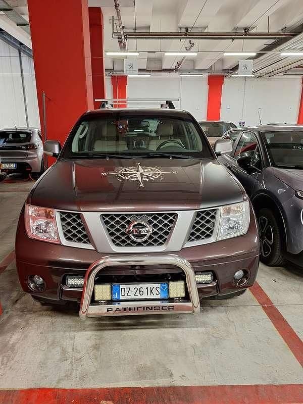 Usata Nissan Pathfinder Platinum 171 CV (125 kW) 2009 Marrone SUV