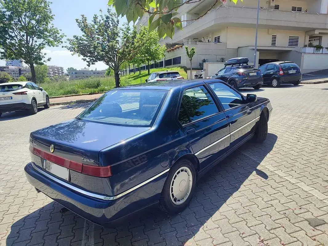 Usata Alfa Romeo 164 Super 144 CV (105 kW) 1994 Blu/azzurro Berlina