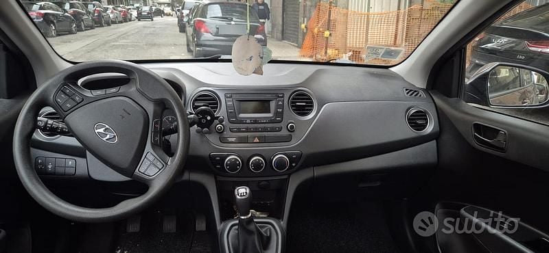 Usata Hyundai i10 83 CV (61 kW) 2017 Marrone Utilitaria