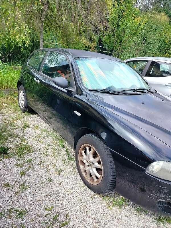 Usata Alfa Romeo 147 Exclusive 120 CV (88 kW) 2005 Nero Utilitaria