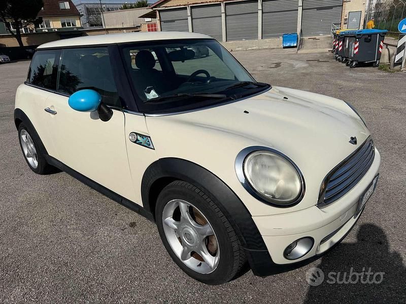 Usata Mini ONE 74 CV (54 kW) 2010 Bianco Utilitaria