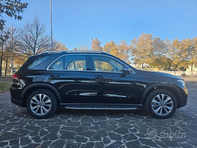 Usata Mercedes GLE300 244 CV (179 kW) 2021 Nero SUV