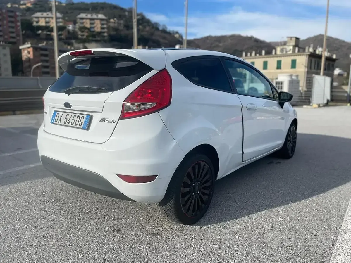 Usata Ford Fiesta 68 CV (50 kW) 2009 Berlina