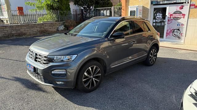 Usata VW T-Roc Style 116 CV (85 kW) 2018 Grigio scuro SUV