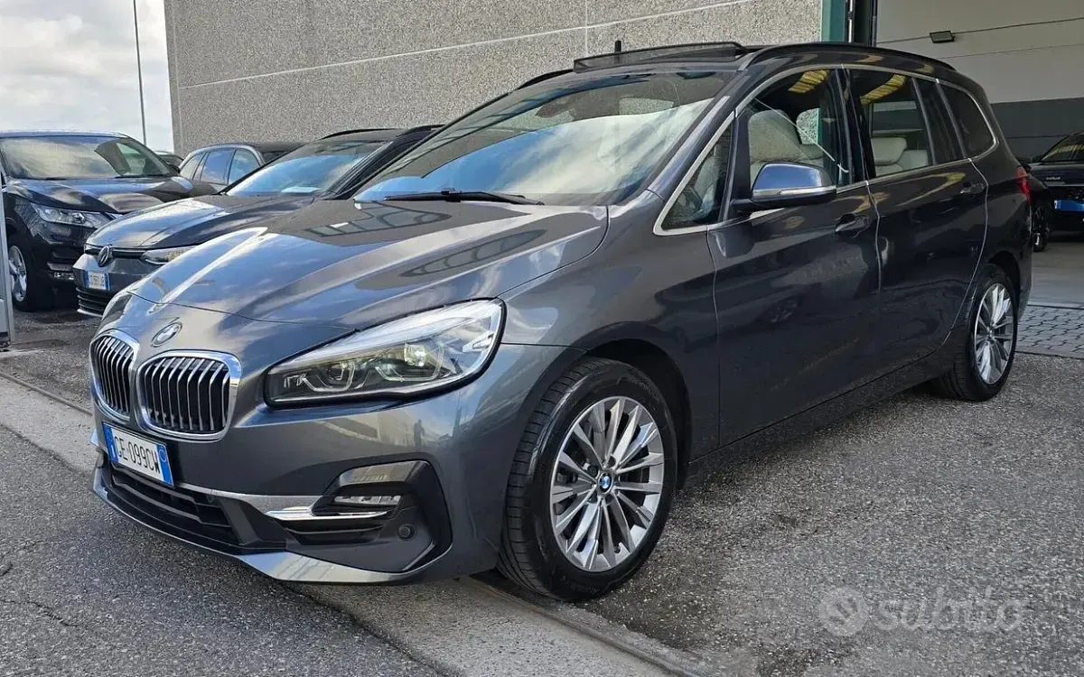 Usata BMW 218 Gran Tourer Luxury Line 150 CV (110 kW) 2021 Grigio Monovolume