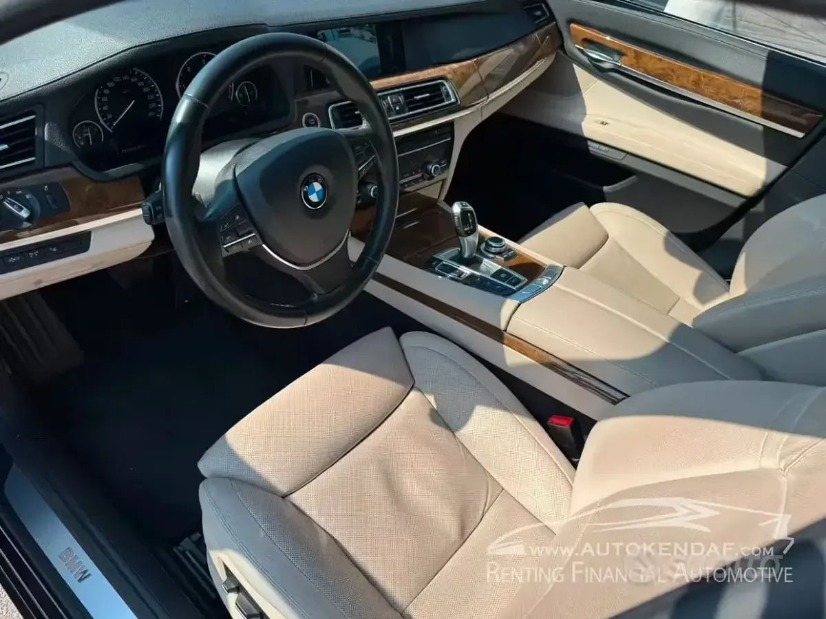 Usata BMW 740 Comfort Edition 306 CV (225 kW) 2011 Blu/azzurro Berlina