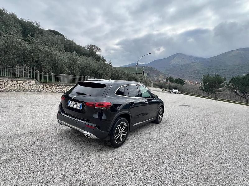 Usata Mercedes GLA200 163 CV (119 kW) 2021 Nero SUV