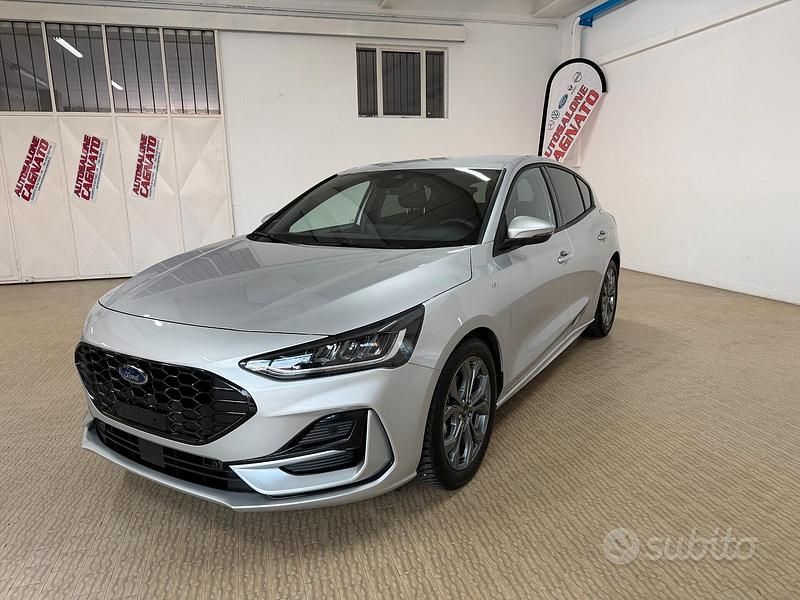 Usata Ford Focus ST-Line 115 CV (84 kW) 2025 Grigio Berlina
