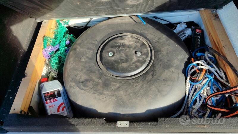 Usata Volvo Polar 116 CV (85 kW) 1990 Bianco Station wagon