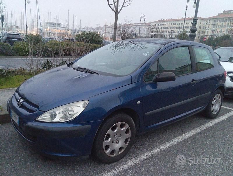 Usata Peugeot 307 70 CV (51 kW) 2003 Blu Berlina