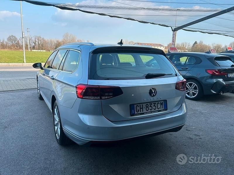 Usata VW Passat Business 122 CV (89 kW) 2021 Grigio Station wagon