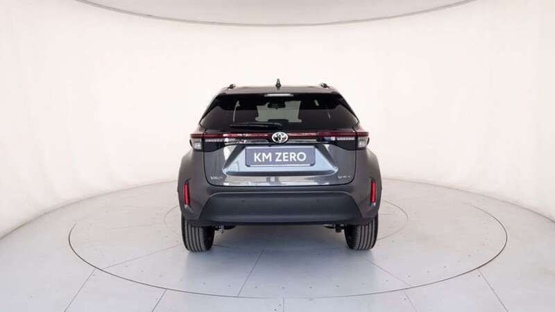 Usata Toyota Yaris Cross Trend 116 CV (85 kW) 2024 Grigio SUV