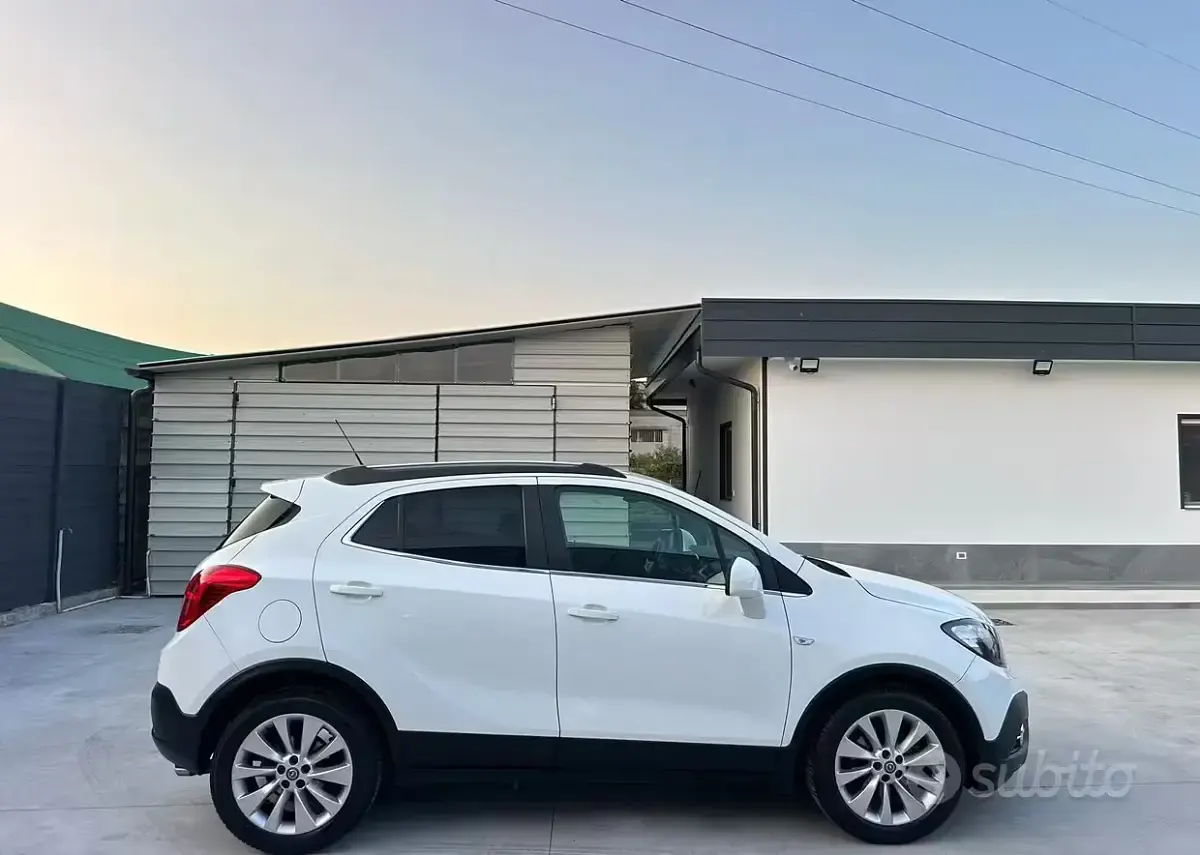 Usata Opel Mokka Cosmo 140 CV (102 kW) 2015 Bianco SUV
