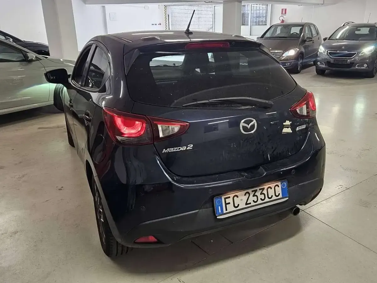 Usata Mazda 2 Exceed 90 CV (66 kW) 2015 Nero Utilitaria