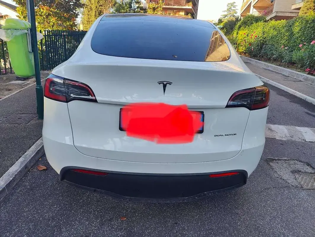 Usata Tesla Model Y 152 kW (208 CV) 2023 Bianco SUV