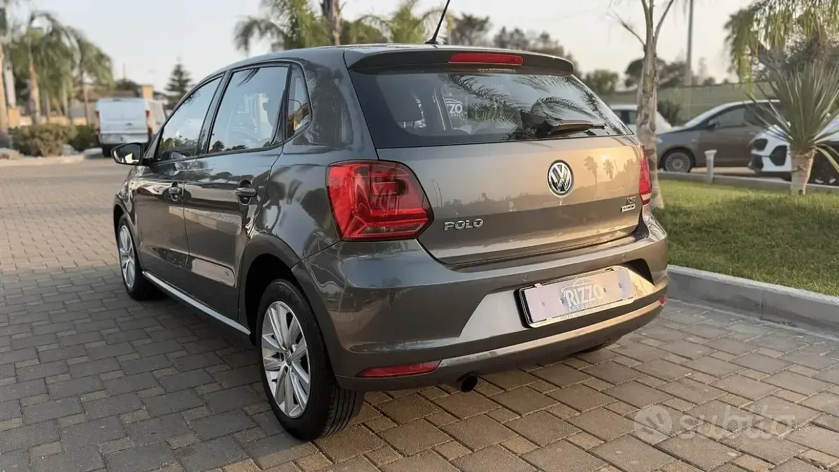 Usata VW Polo 90 CV (66 kW) 2017 Grigio Berlina