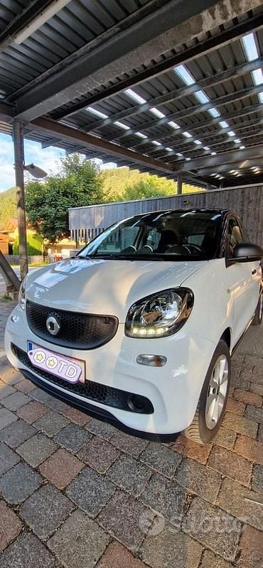 Usata Smart ForFour 71 CV (52 kW) 2019 Bianco Utilitaria