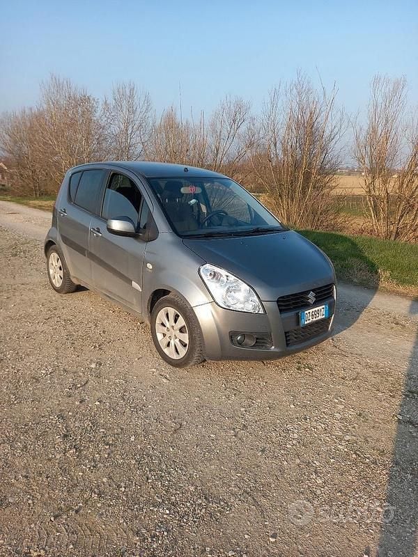 Usata Suzuki Splash 75 CV (55 kW) 2010 Grigio Utilitaria