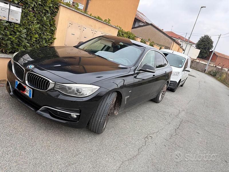 Nero Usata 2013 BMW 318 Gran Turismo Tre volumi | 8500 € - Immagine 1/1