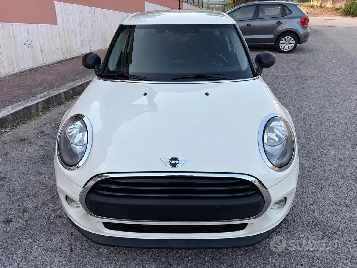 Usata Mini ONE 75 CV (55 kW) 2015 Bianco Utilitaria