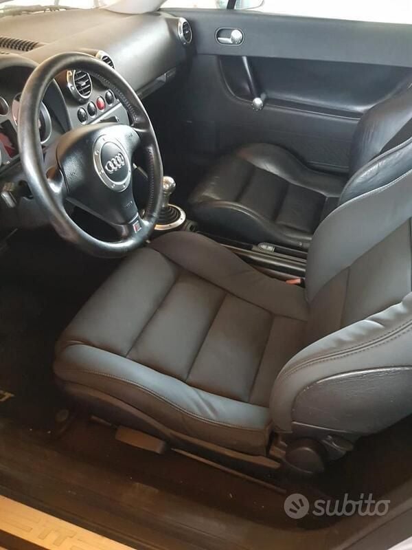 Usata Audi TT 225 CV (165 kW) 1999 Grigio Coupé