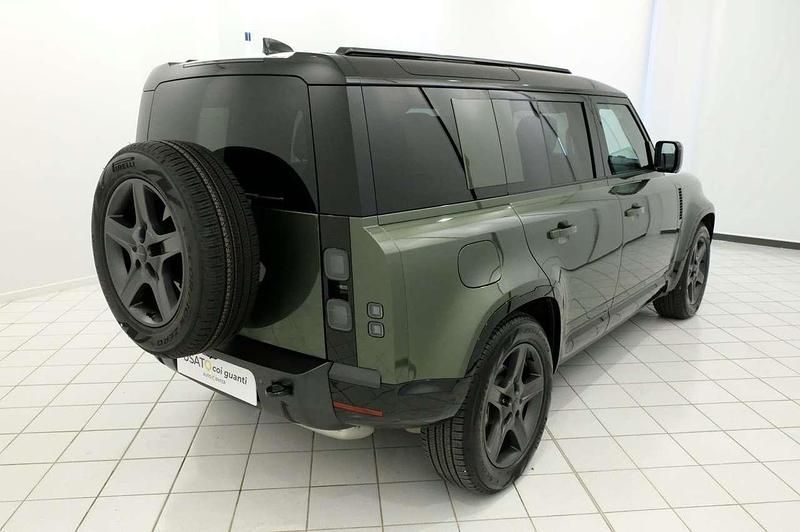 Usata Land Rover Defender SE Dynamic 200 CV (147 kW) 2025 Verde SUV