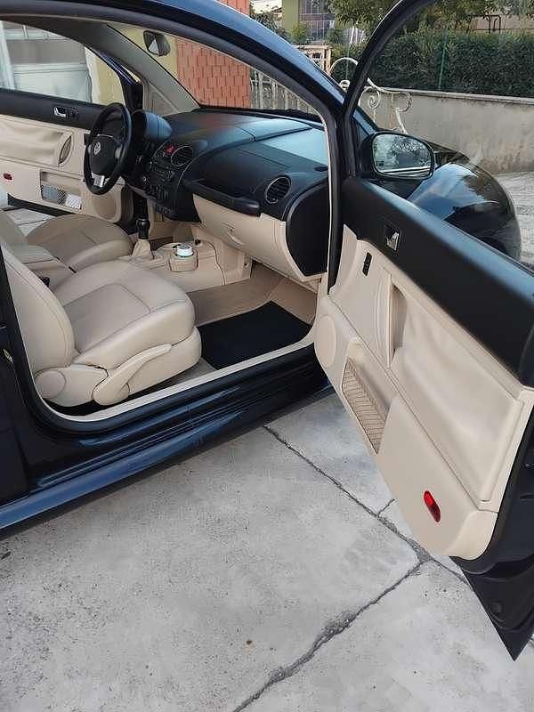 Usata VW New Beetle 105 CV (77 kW) 2007 Utilitaria