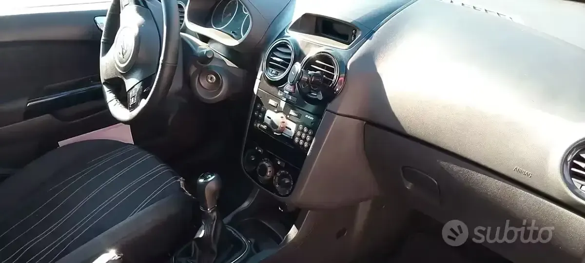 Usata Opel Corsa 80 CV (58 kW) 2010 Nero Utilitaria