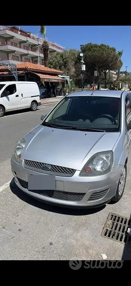 Usata Ford Fiesta 68 CV (50 kW) 2008 Grigio Utilitaria