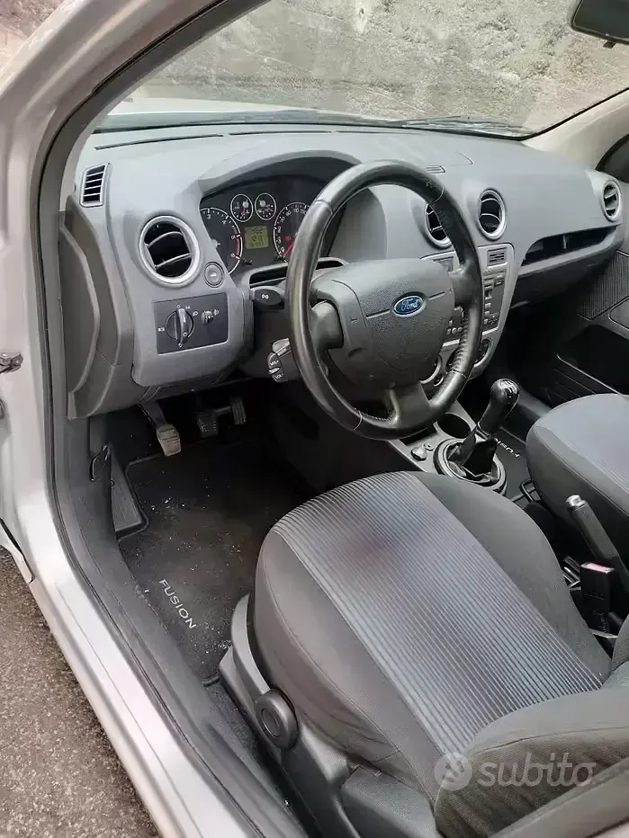 Usata Ford Fusion 68 CV (50 kW) 2007 Grigio Utilitaria