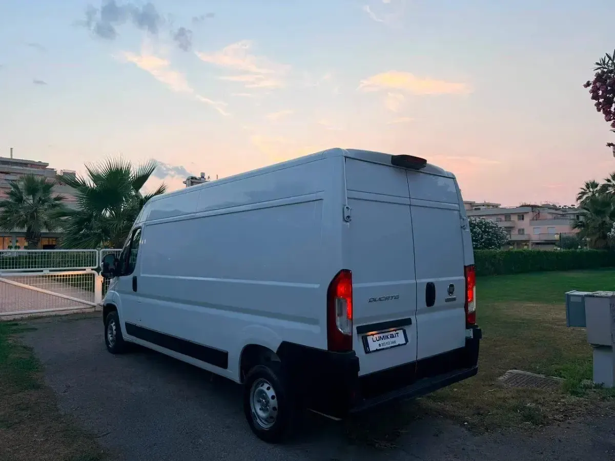 Usata Fiat Ducato 140 CV (102 kW) 2023 Bianco Furgone